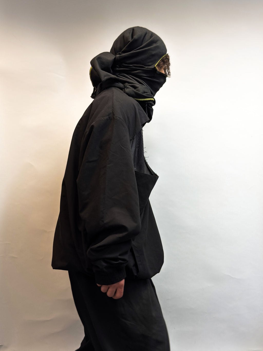 CUT-OUT BREAK JACKET