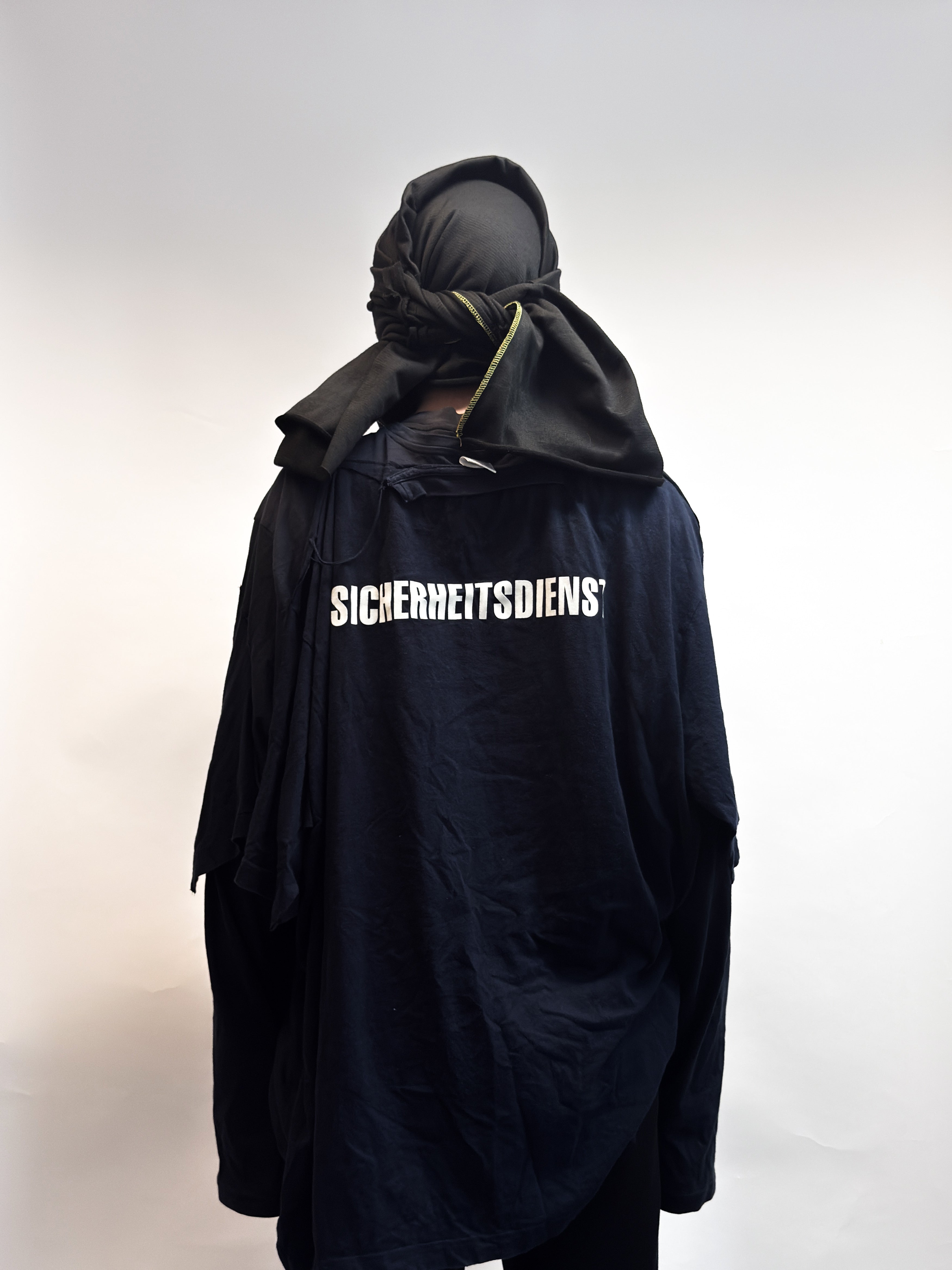 DECONSTRUCTED SICHERHEITSDIENST LONGSLEEVE